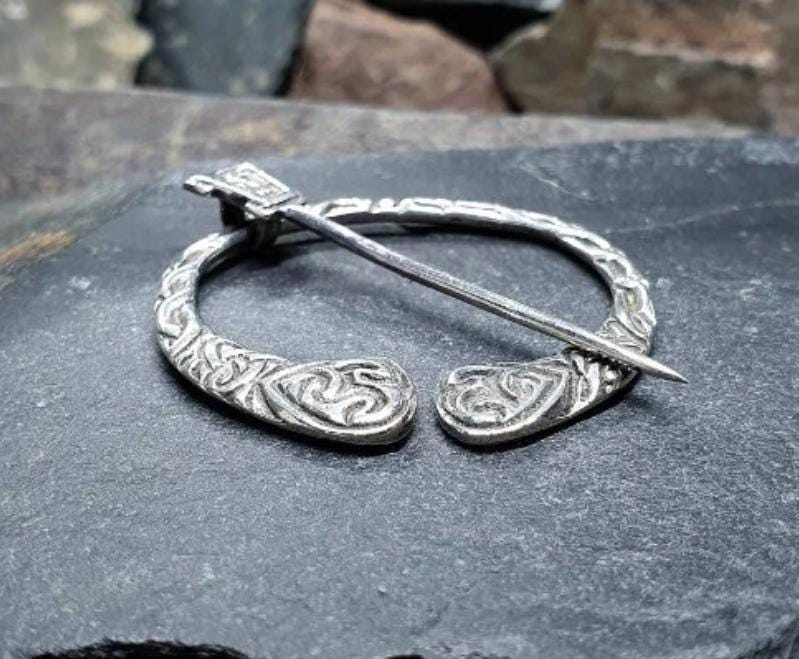 Robert Allison PENNANULAR BROOCH - Scottish Silver Shawl Pin c.1952 - 9.9g