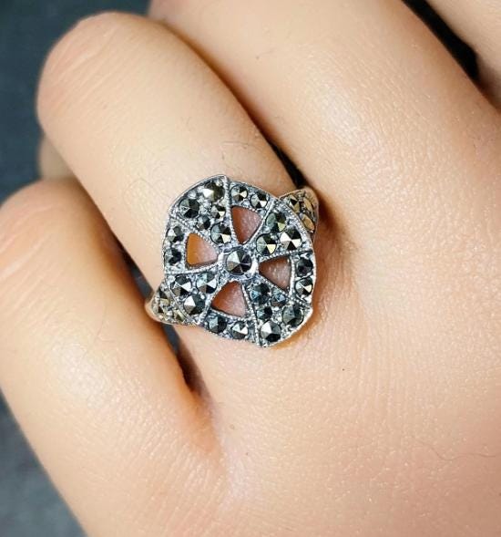 St Silver Celtic Cross ART DECO Ring - with Marcasite Stones - Size uk M (US 6.5) - 4.1g
