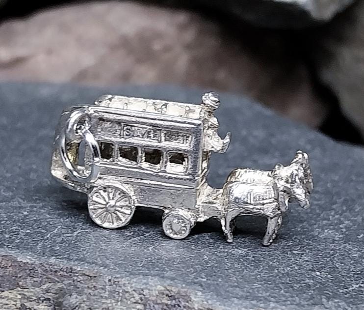 Vintage SilverHORSE DRAWN CARRIAGE Transport Charm - Bracelet - 3.3g
