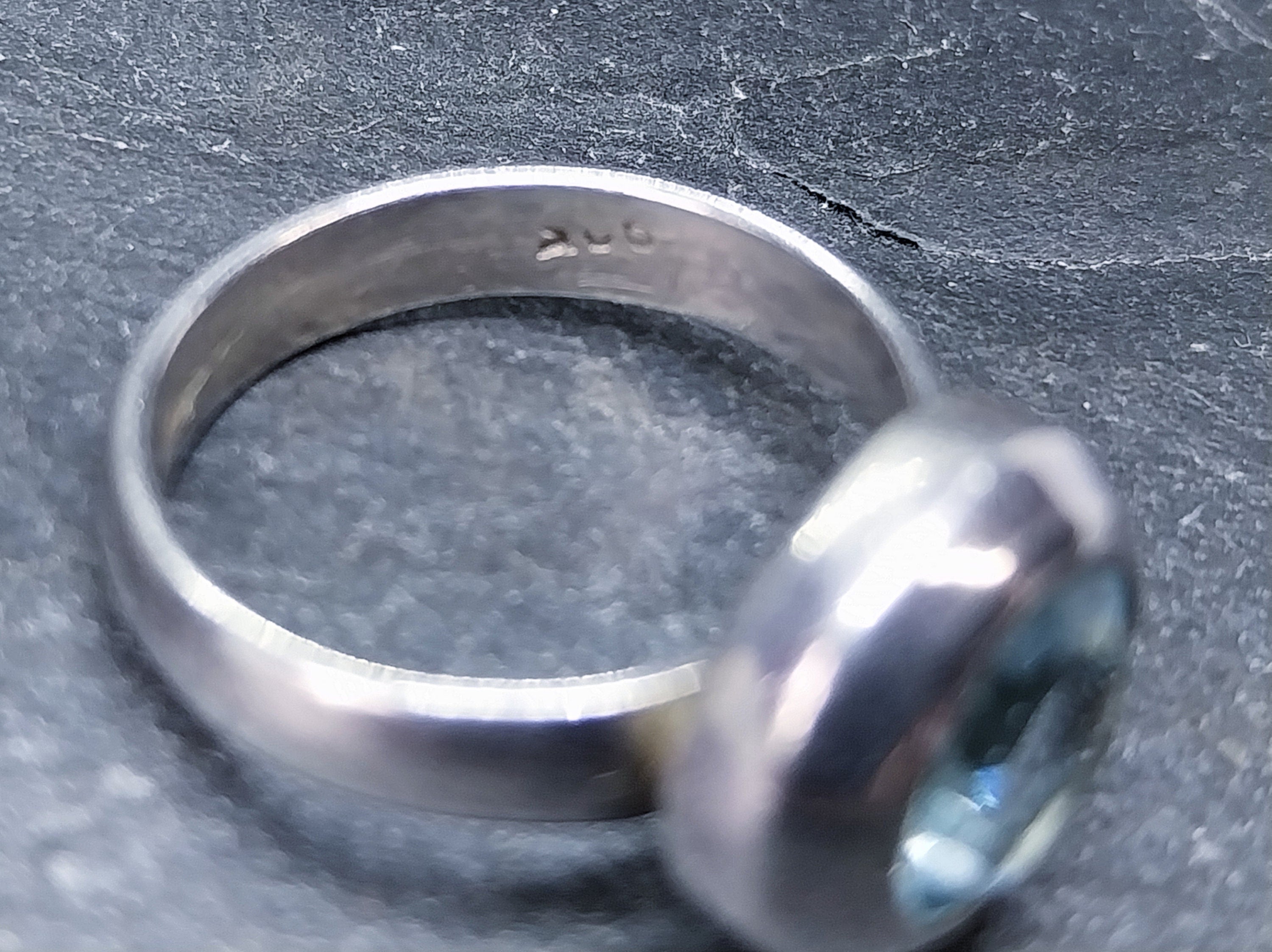 Vintage Blue Topaz RING - Sterling Silver- uk size M (us 6) - 5.4g