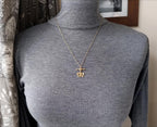 Vintage 9ct GOLD Celtic CLADDAGH T-BAR Necklace, on 20" Gold Chain - 1.8g