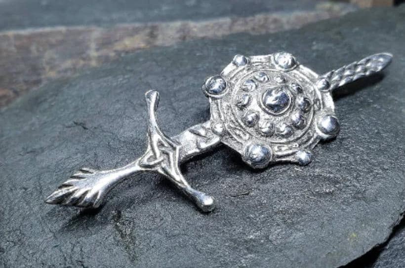 Vintage Silver KILT PIN Brooch - Sword with Shield - Sterling Silver - 7g