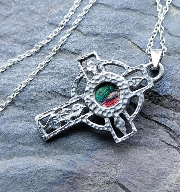 Heathergems CELTIC CROSS Pendant Necklace - Sterling Silver on 18" Chain - 3.4g