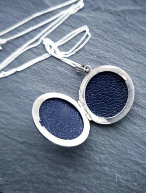 Vintage SILVER LOCKET Engraved Circular Design with 18" Chain - 5.2g