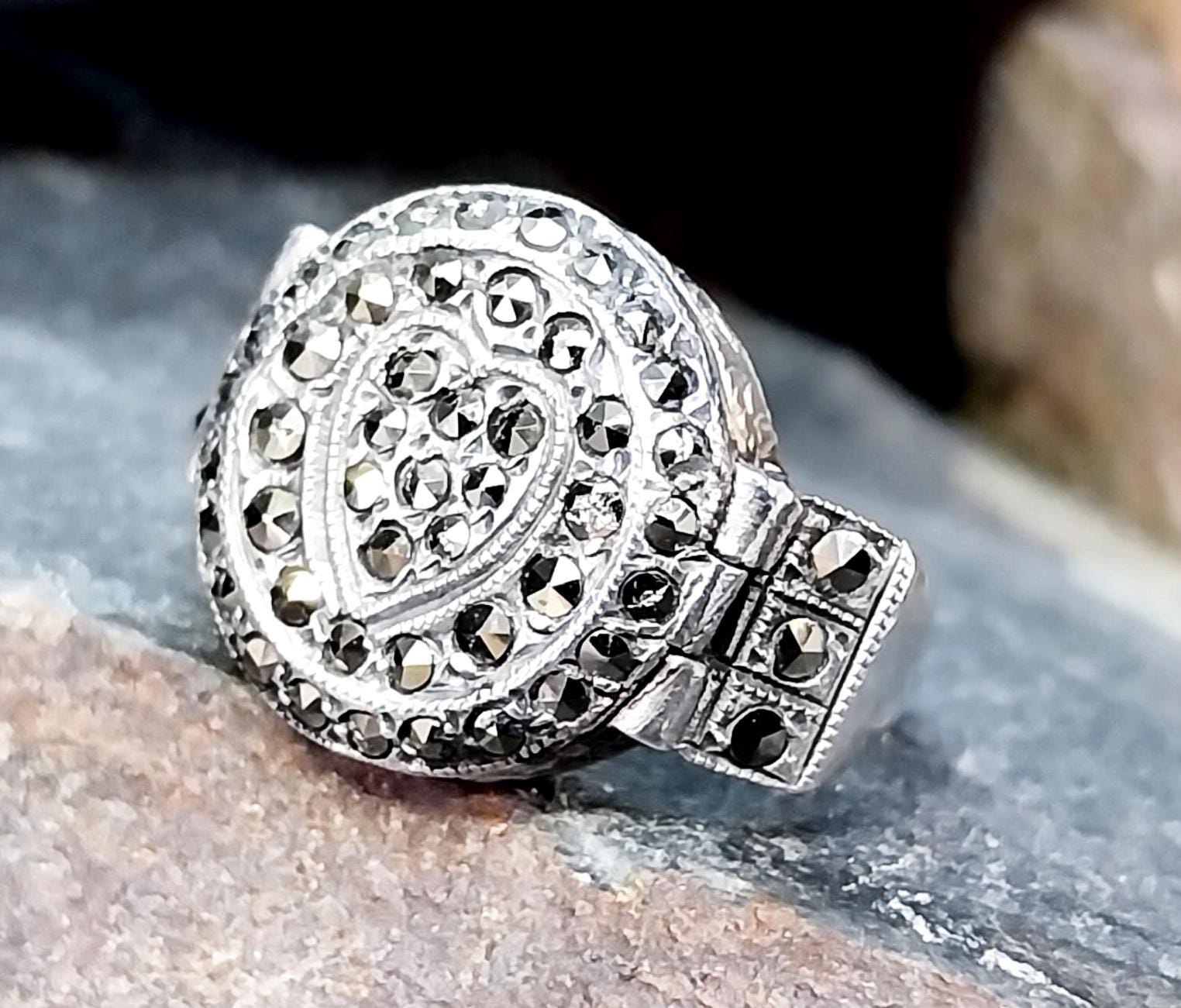 Vtg SILVER POISON LOCKET Ring - (secret compartment) Size uk M  (us 6) - 6.5g