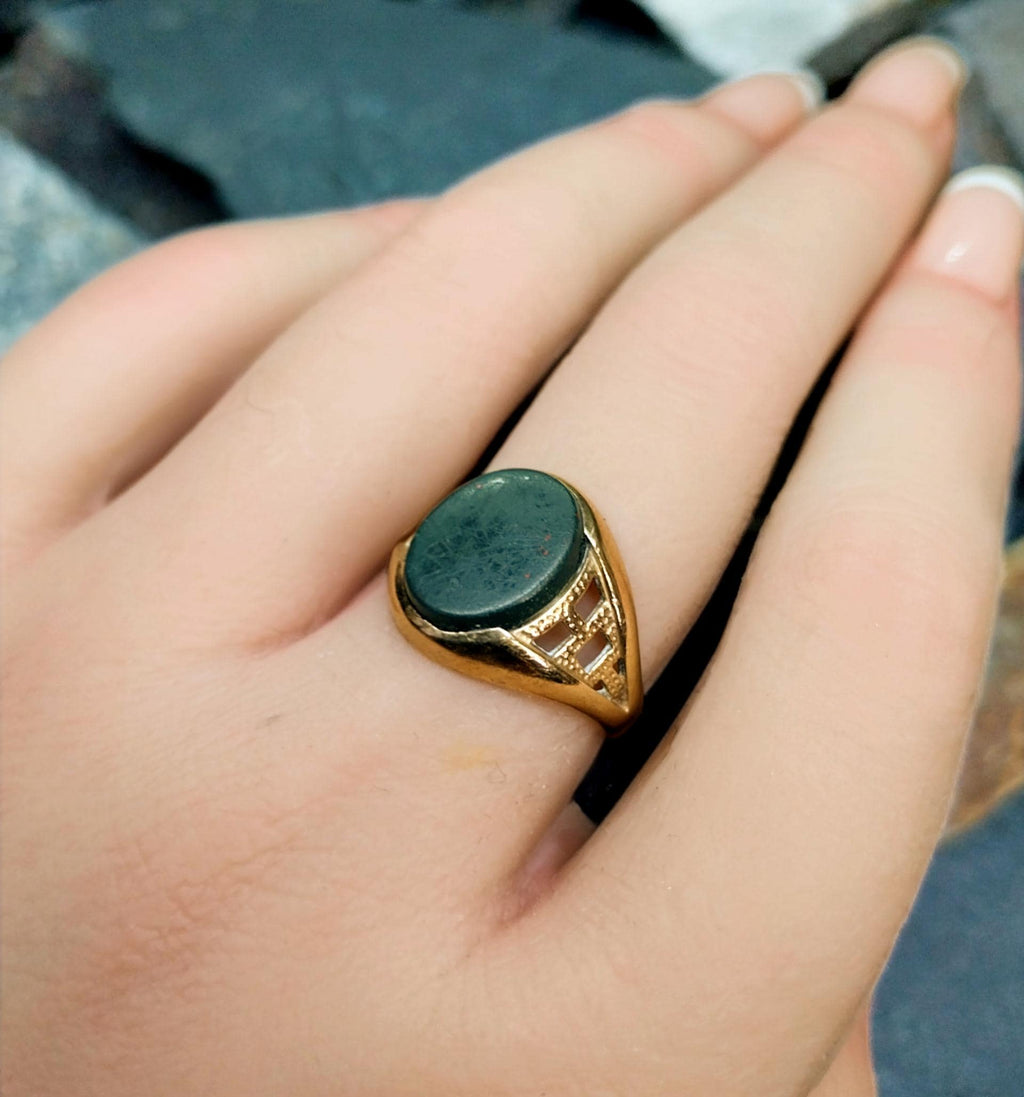 9ct GOLD BLOODSTONE Agate Signet RING - Size uk 0 (7) - 2.8g