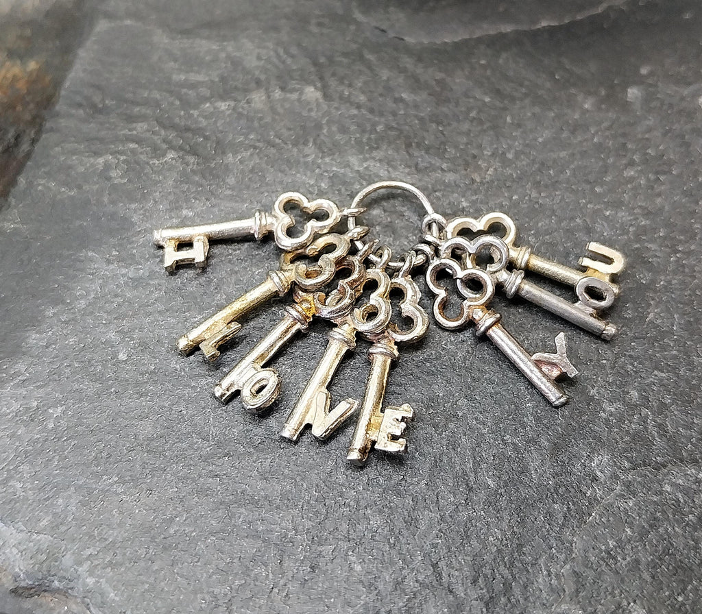 Vintage SILVER Skeleton Keys Charm - I Love You Bracelet Charm 3.4g