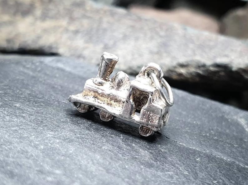 SILVER STEAM TRAIN Charm - Miniature Vintage model - 2.7g