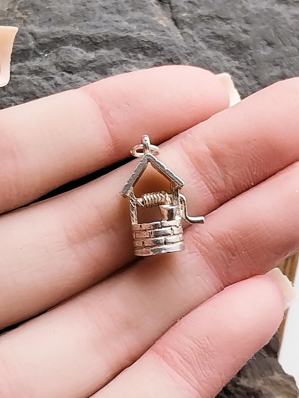 Vintage WISHING WELL Charm - Story Tale, 925 sterling silver - 2.9g