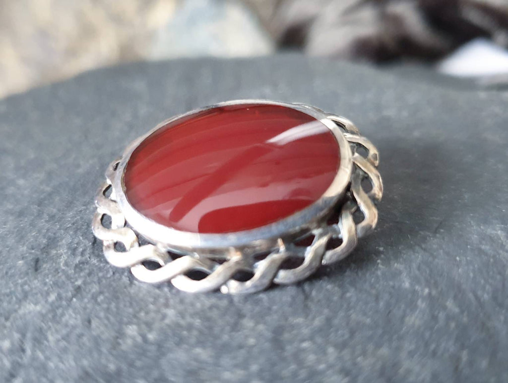 Vintage Sterling Silver Vibrant red Carnelian Brooch - 5.6g