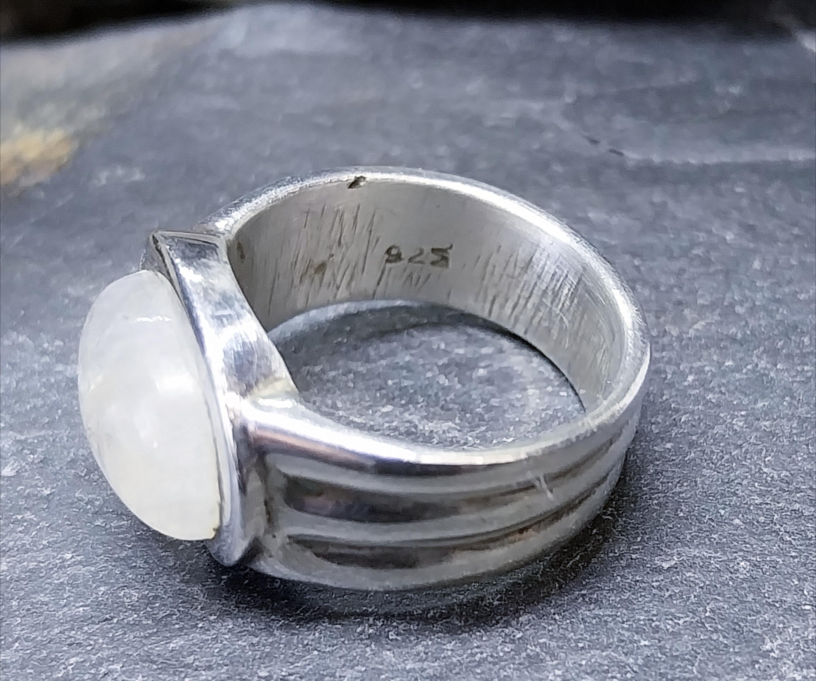 Large Vintage SILVER MOONSTONE RING - Ethereal - uk size O (7) - 10.6g