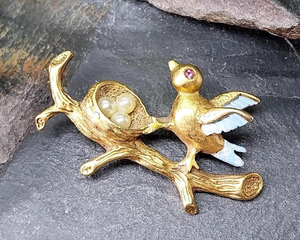 BUTLER & WILSON Bird Nest Brooch, Swallow with Pearl Eggs - 11.9g
