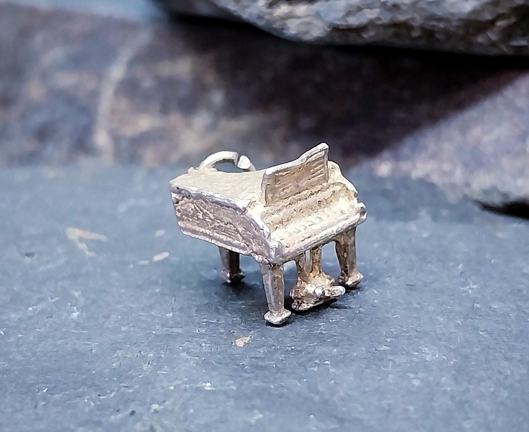 Vintage Silver PIANO Charm - Musical Instrument for bracelet or miniature model - 1.7g
