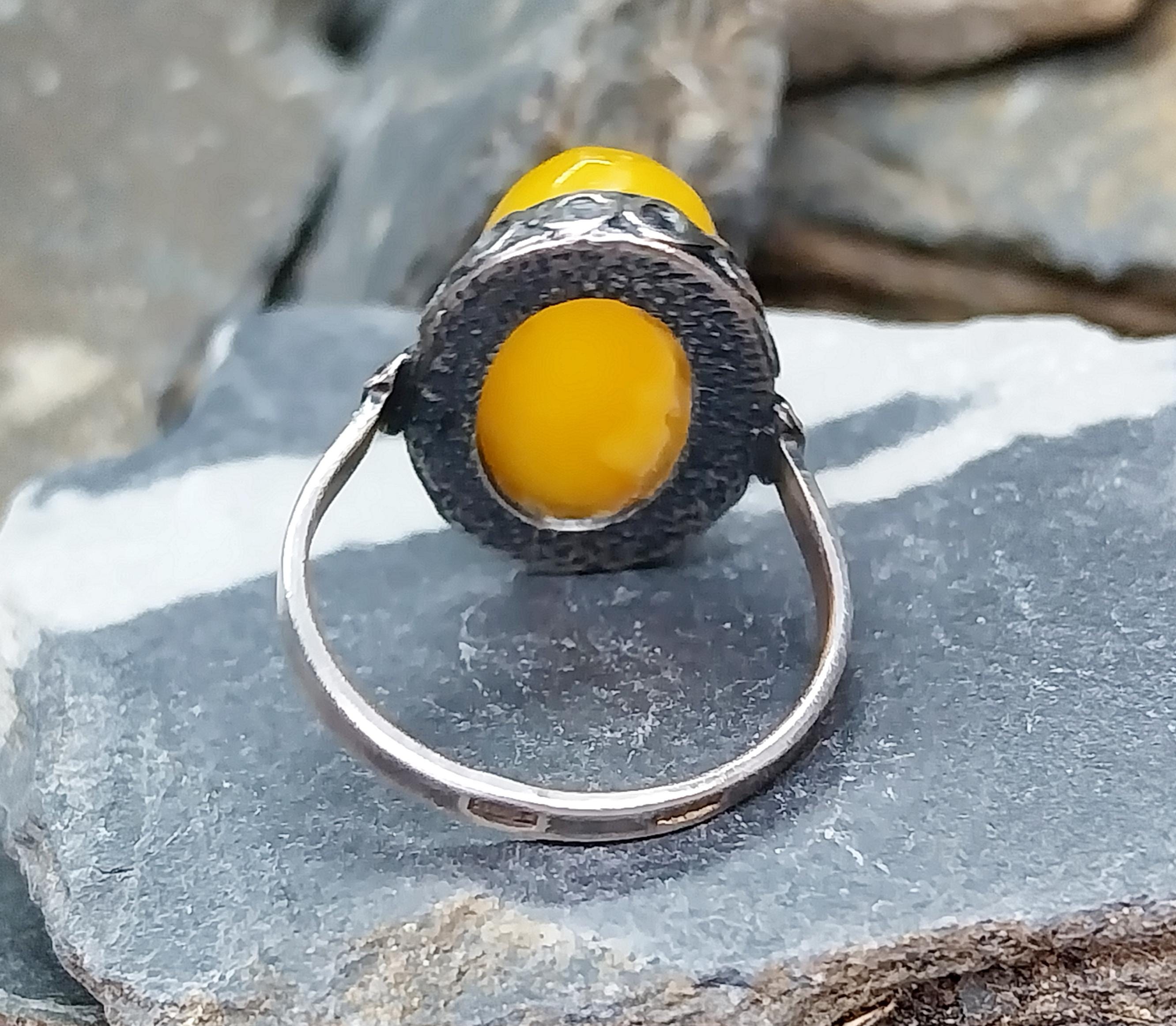 Vintage Butterscotch AMBER Sterling Silver Ring - uk size P (7.5) - 4.3g