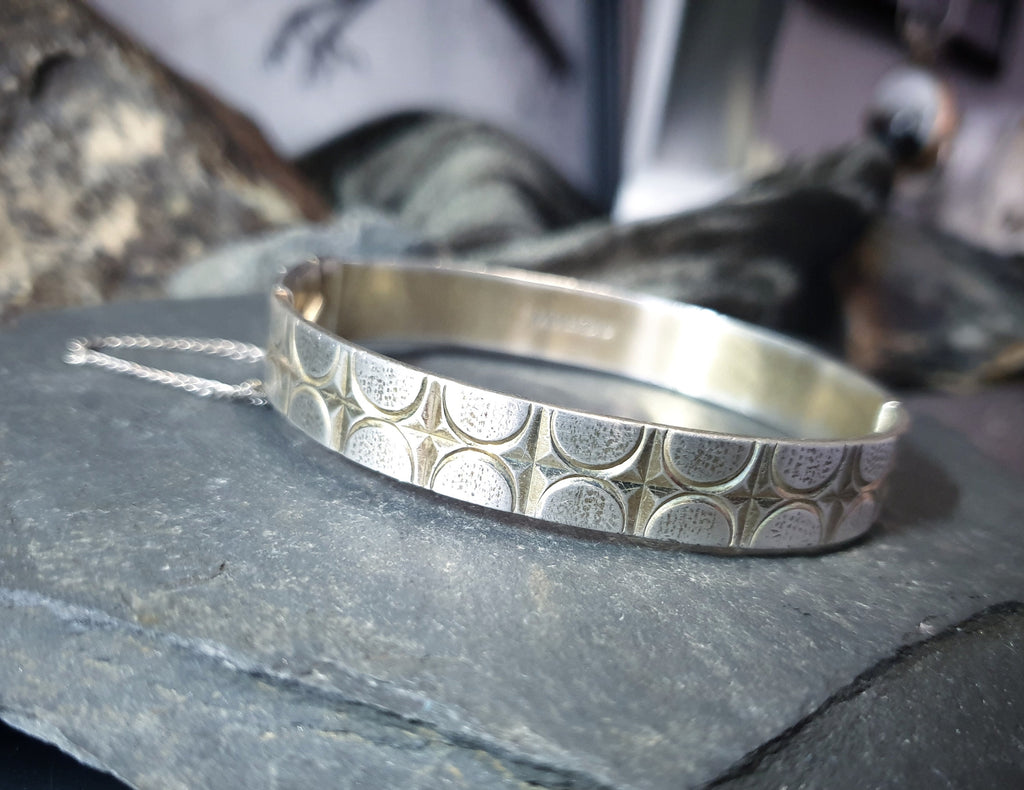 Vintage SILVER BANGLE Bracelet - circles Design - 28.2g