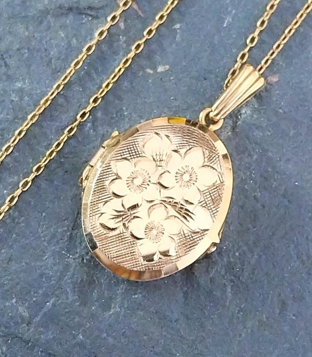 9ct Gold GEORG JENSEN Oval Locket - Three Flowers on 16" Chain - 4.8g