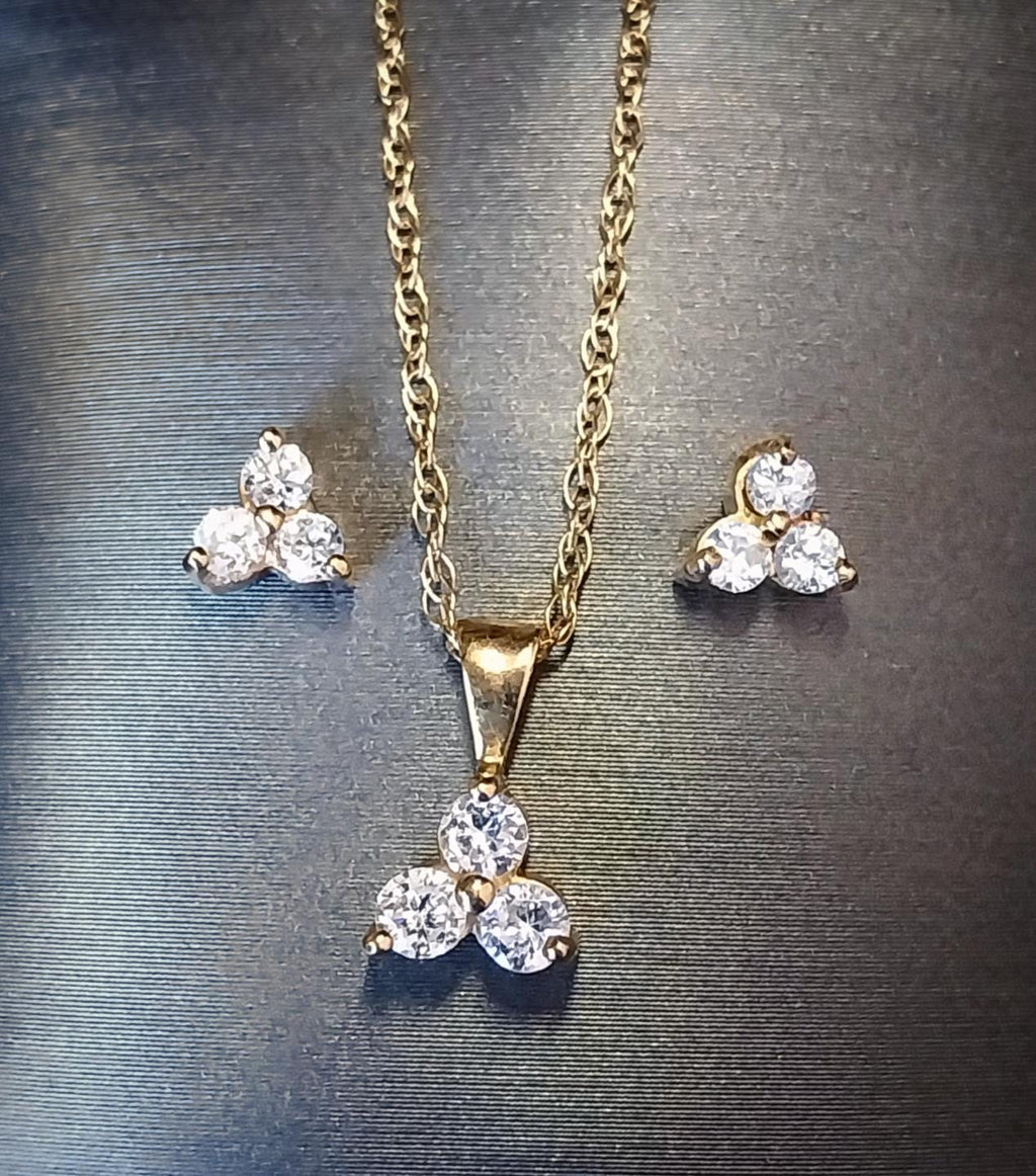 Vintage 9ct GOLD Shamrock Clover Pendant Necklace & Earrings - 2.5g