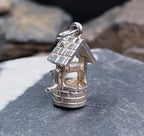 Vintage WISHING WELL Charm - Story Tale, 925 sterling silver - 2.9g