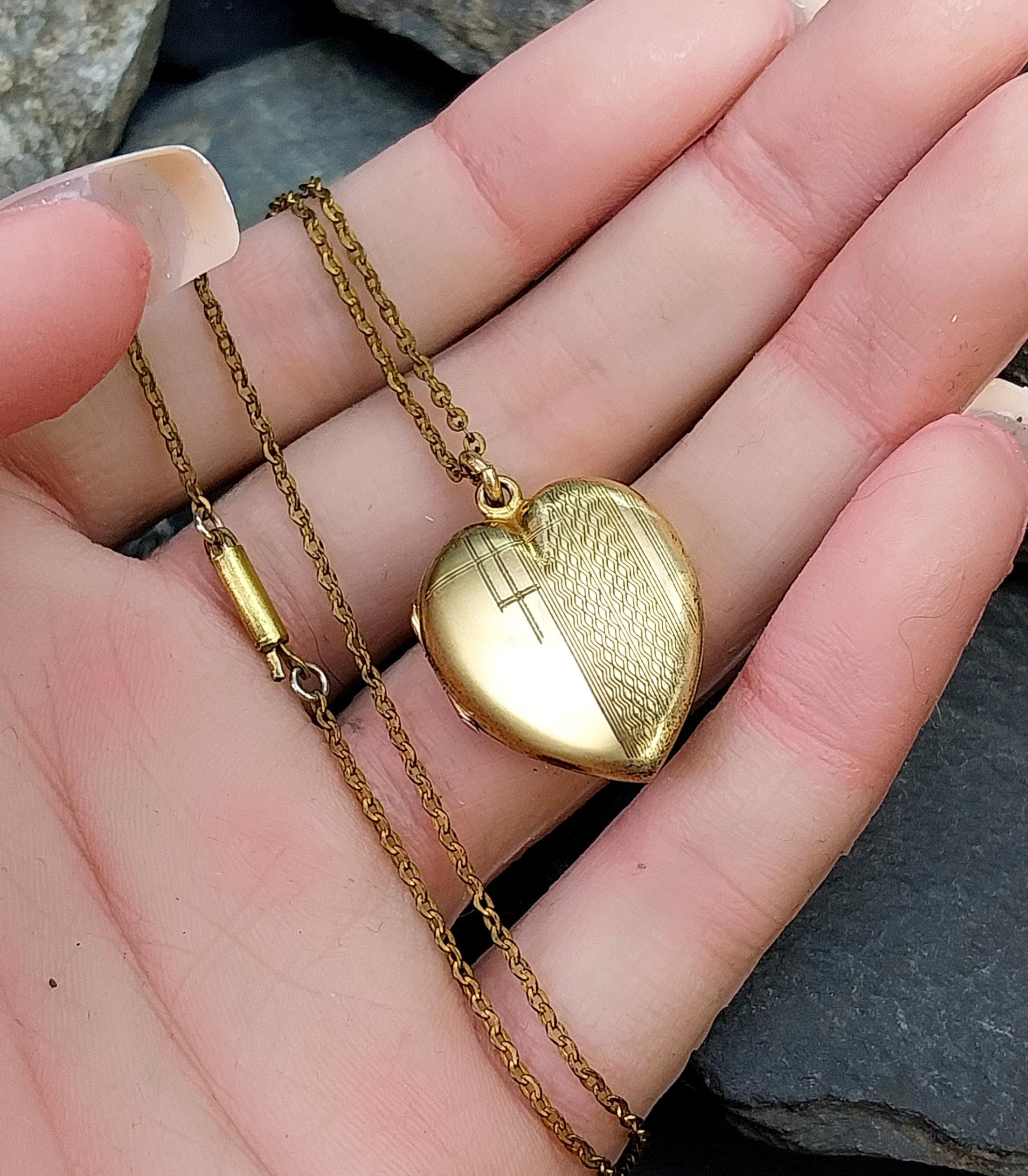 Antique 9ct Rolled GOLD Heart LOCKET with 17" Barrel Clasp Chain - 5.2g