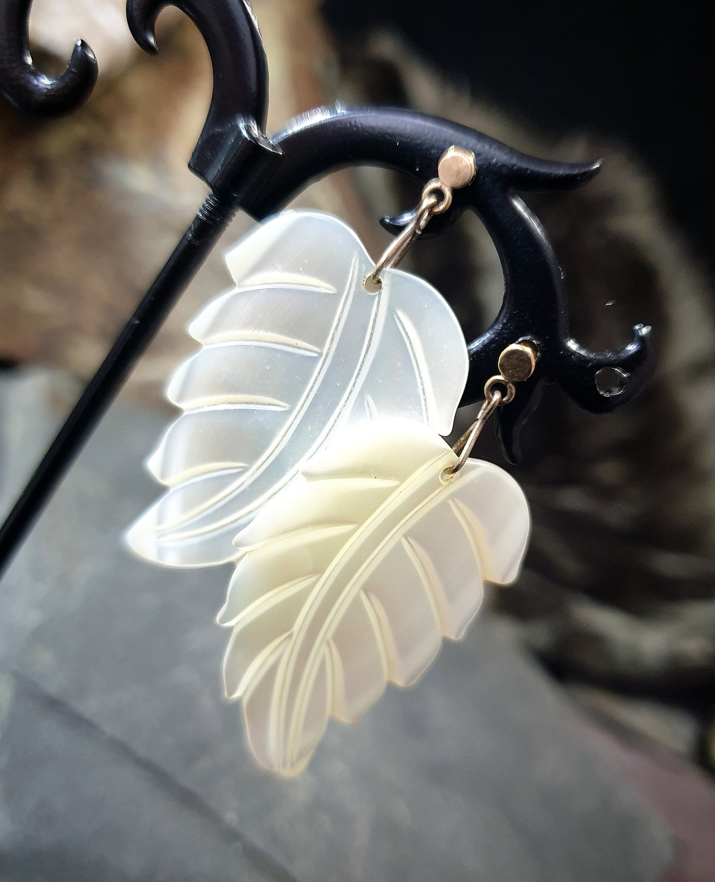 9ct Gold Mother of Pearl LEAF Drop EARRINGS - Vintage