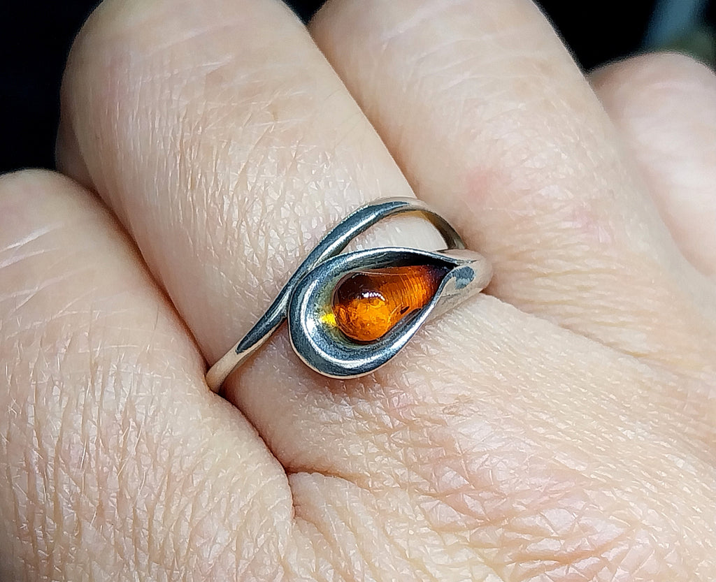 Vintage AMBER Sterling Silver Ring - Lily - uk size O (7.25) - 2.2g