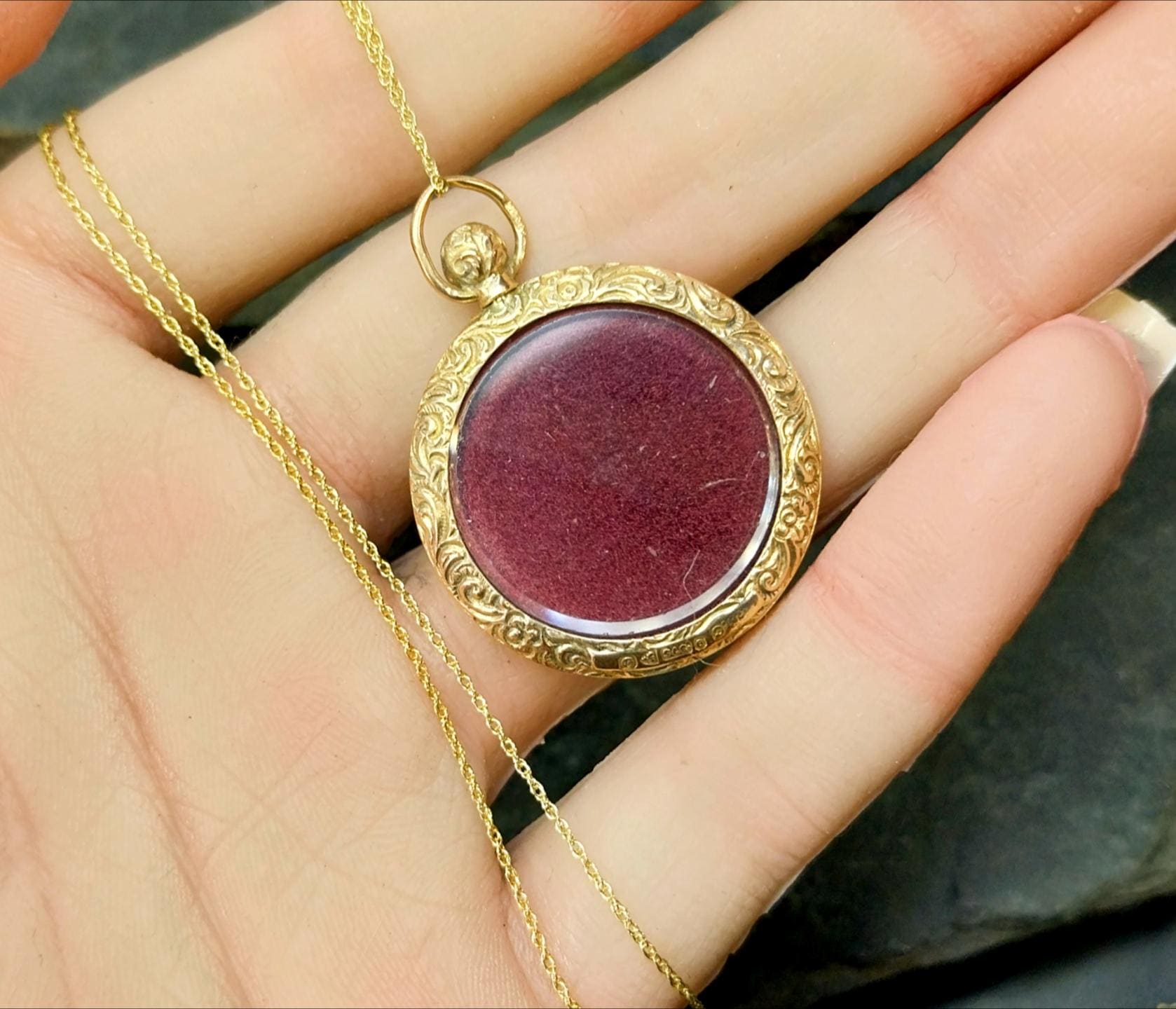Antique 9ct Gold Photo Locket Pendant - Chester 1904 on 18" Chain - 5.7g