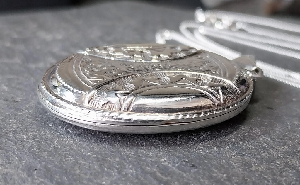 Large Vintage SILVER LOCKET - Victorian Style on 18" Chain - 9.4g