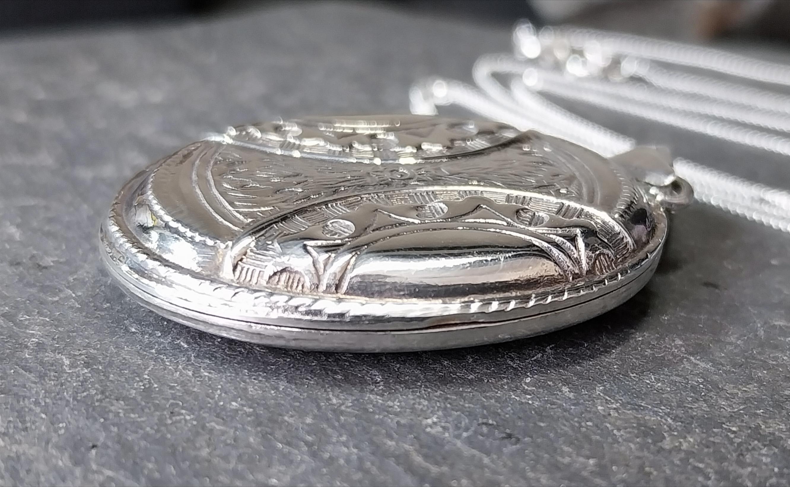 Large Vintage SILVER LOCKET - Victorian Style on 18" Chain - 9.4g