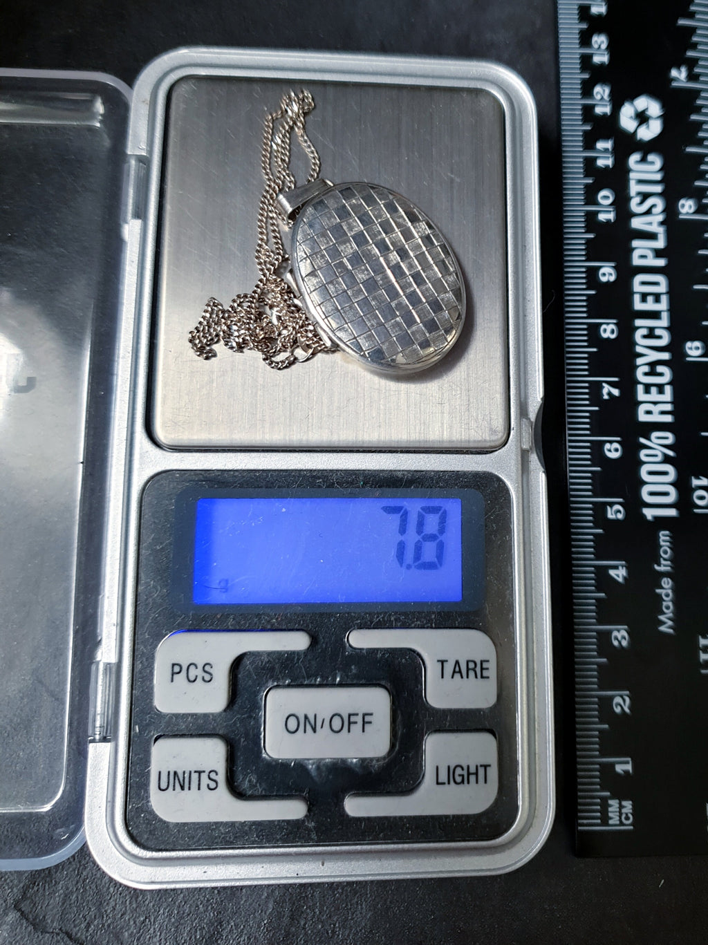 Large Oval SILVER LOCKET with Checker Board design on 18" Chain - 7.8g