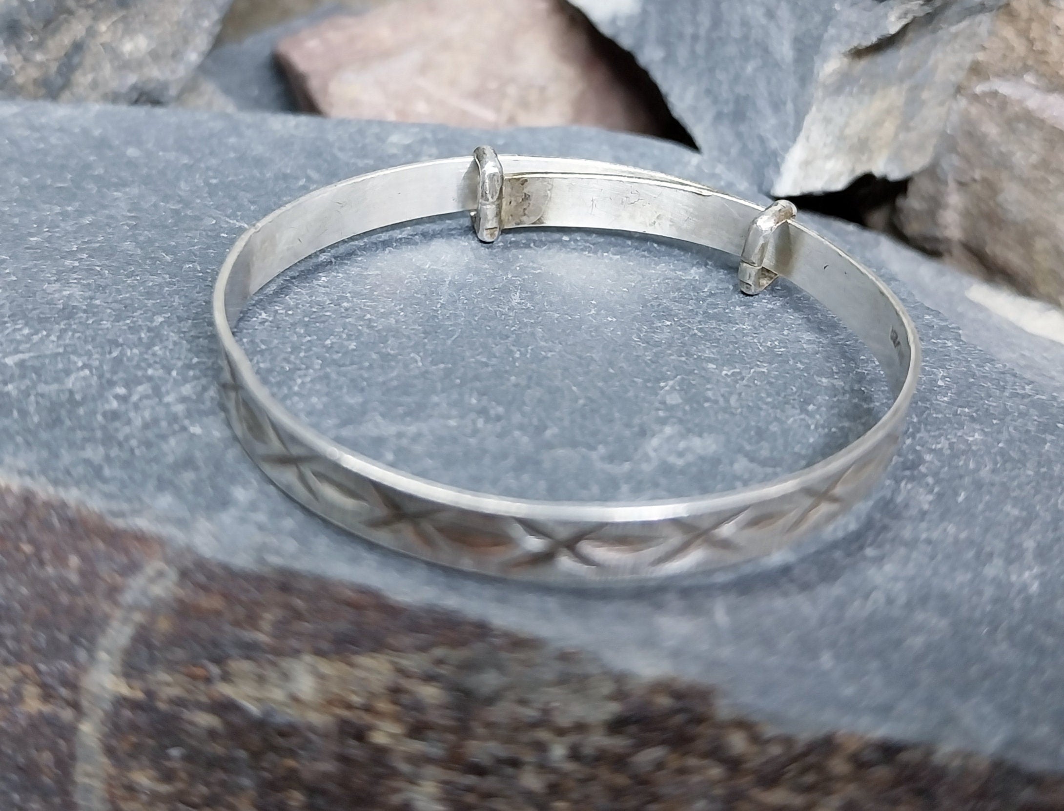Antique BABY Silver Bangle Bracelet - Stars Design - 3.3g