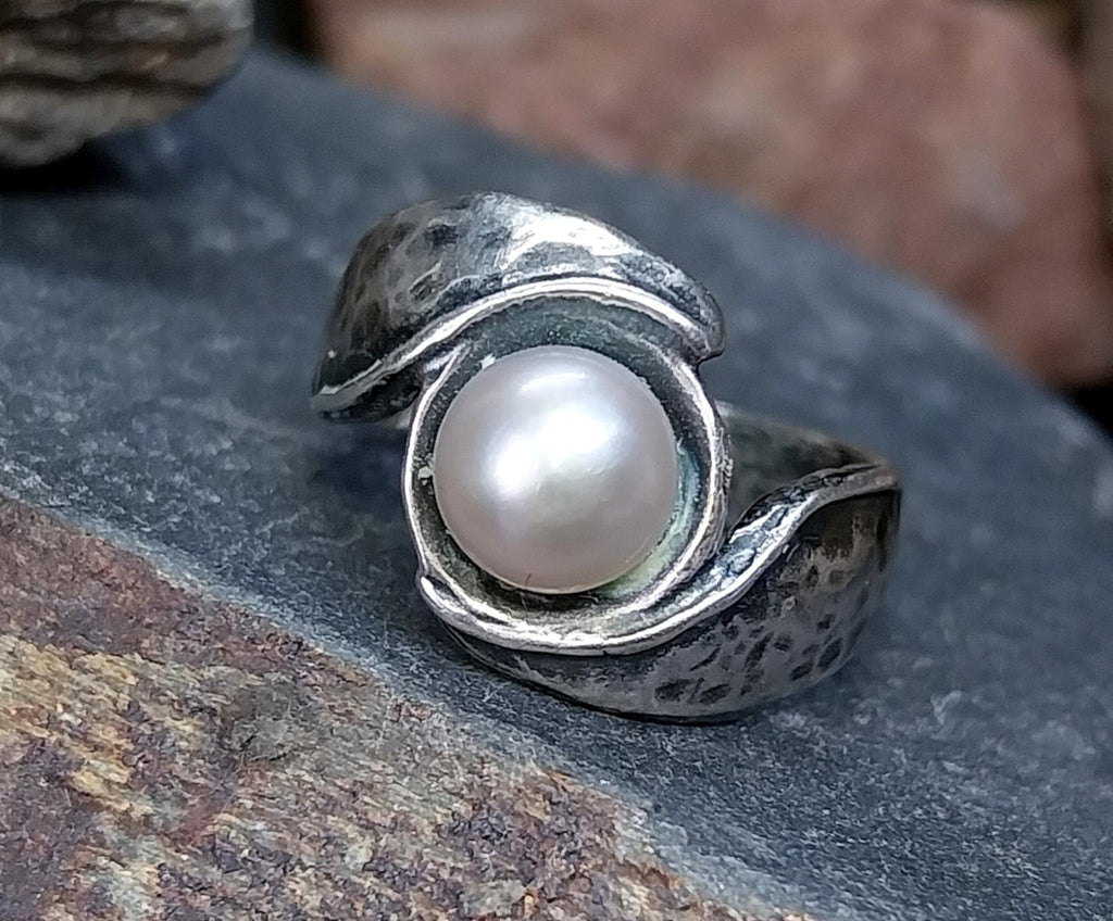 Vintage SILVER MOON Pearl RING - Ethereal - uk size L (6) - 3.1g