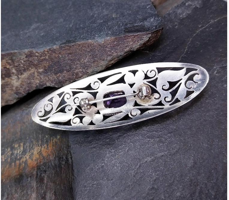 Vintage Sterling Silver BROOCH - Amethyst and shamrocks - 8.6g