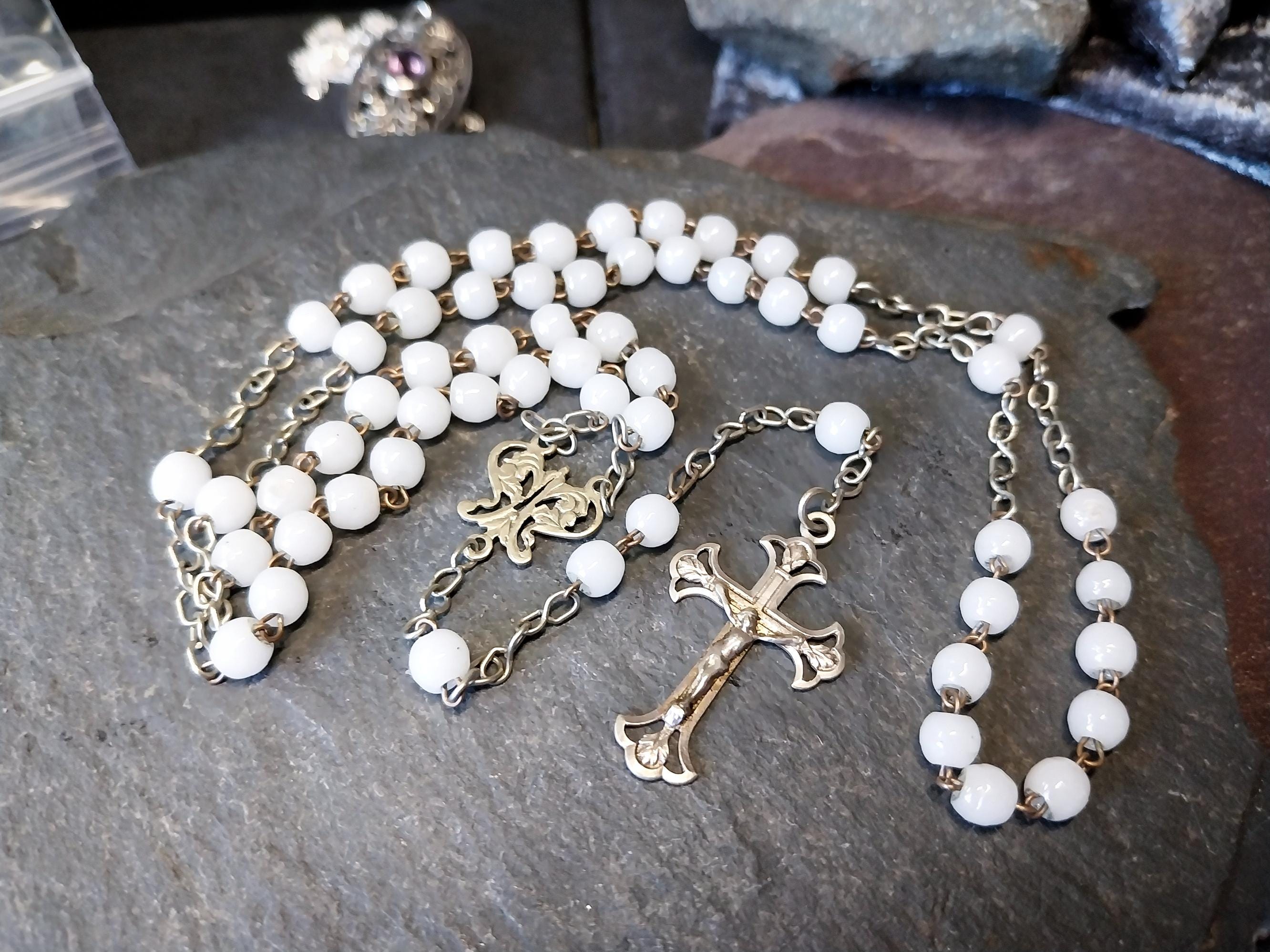 Vintage White MOP ROSARY Beads - Small Vintage Old Prayer Beads and crucifix - 15"