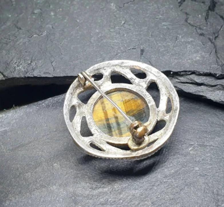 Sterling Silver MIRACLE TIGERS EYE Brooch -  Hallmarked Edinburgh - 12.9g