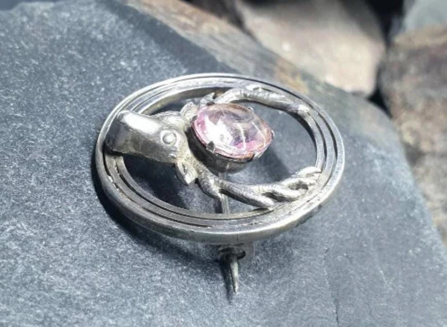 Vintage Silver STAG Brooch - with Purple Amethyst Stone - WBs - 8.2g