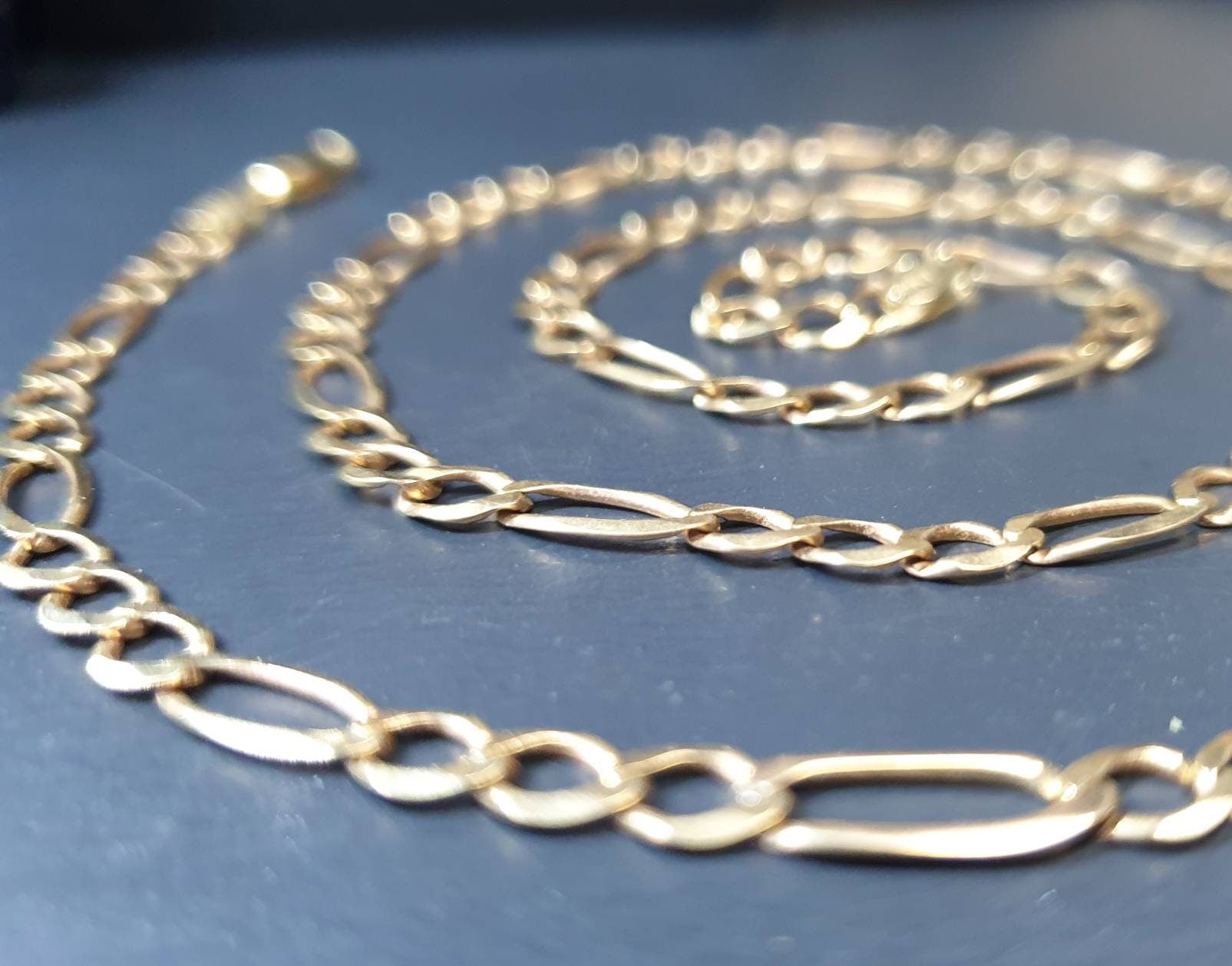 Vintage 9ct GOLD FIGARO Chain Necklace, 22" Long  Hallmarked - 8.8g