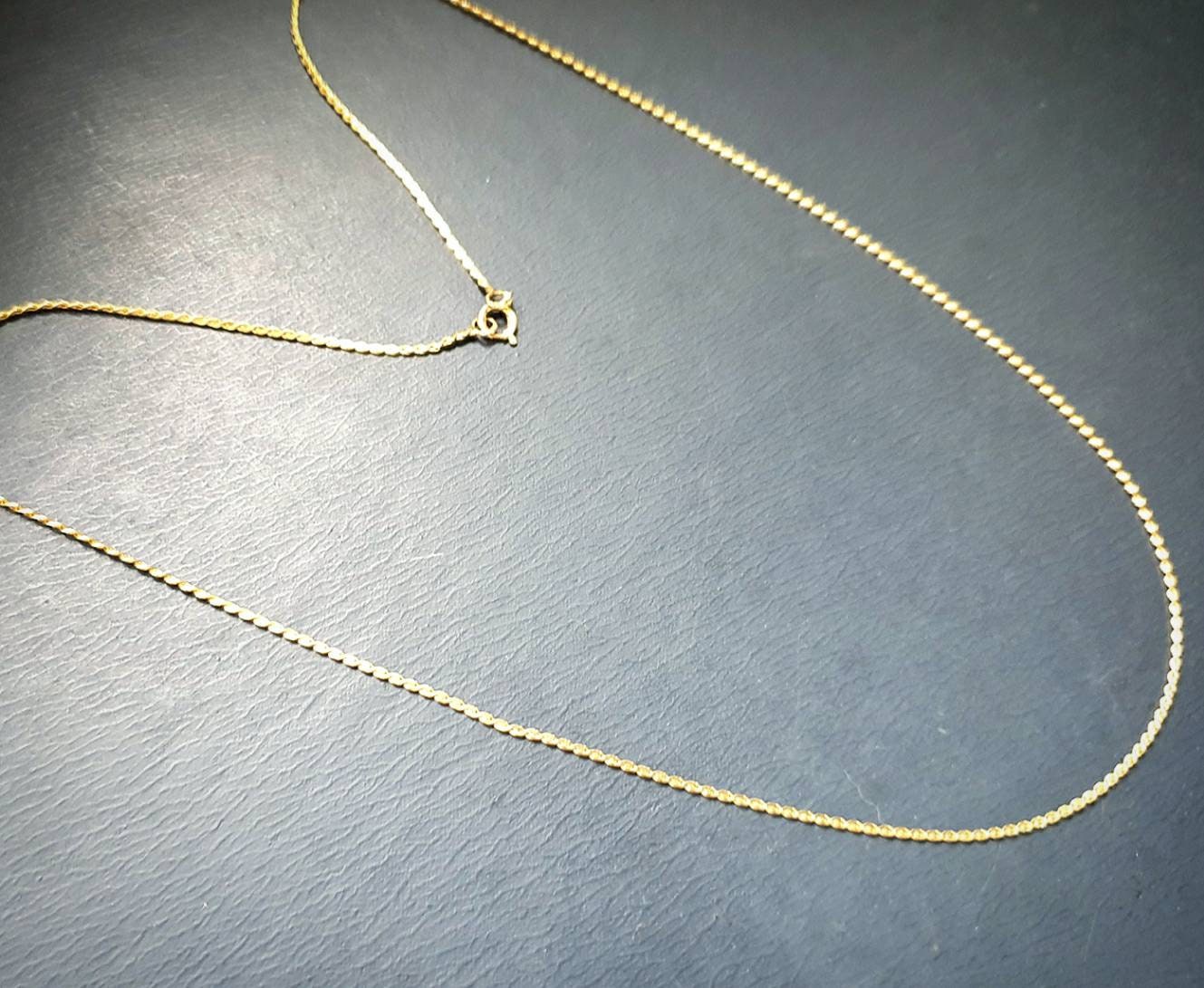 9ct GOLD Snake Style CHAIN Necklace - 18" Long - Hallmarked - 2.7g