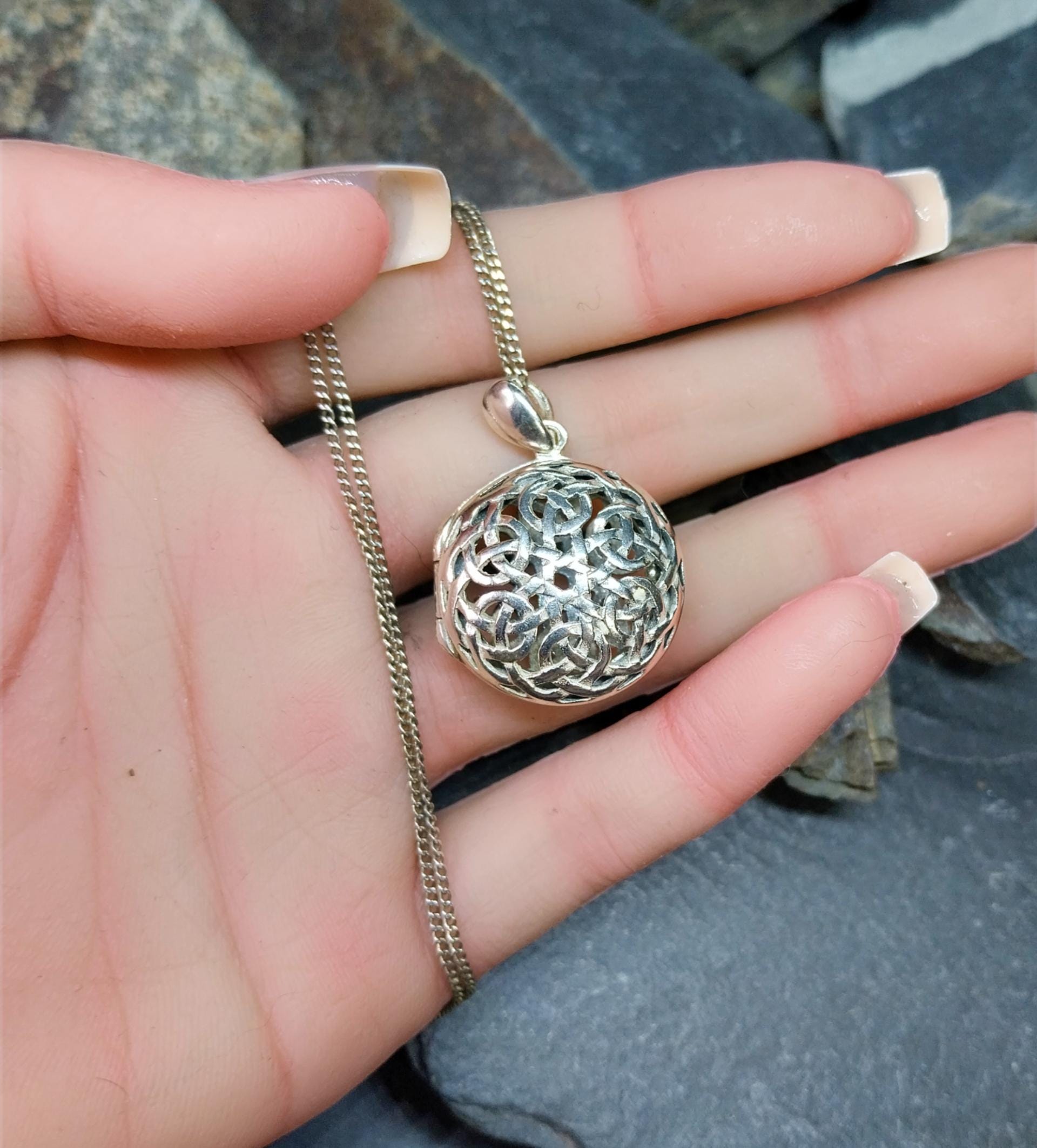 Kit Heath CELTIC Locket necklace - Sterling Silver -  on 17" Chain - 10.4g