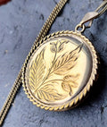 Large 9ct GOLD LOCKET - Circle with Tulip Flowers on 20" Chain - 12.9g