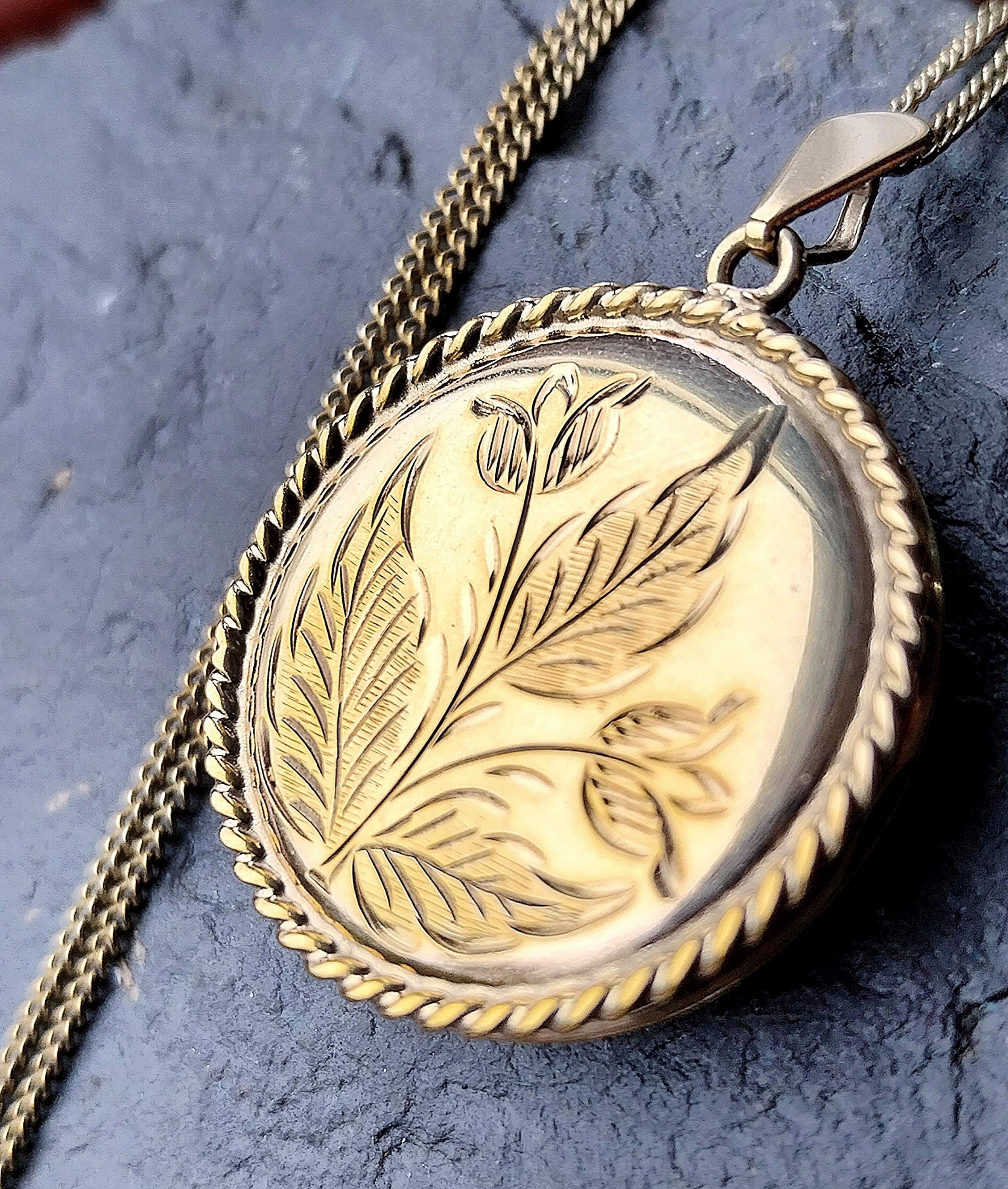 Large 9ct GOLD LOCKET - Circle with Tulip Flowers on 20" Chain - 12.9g