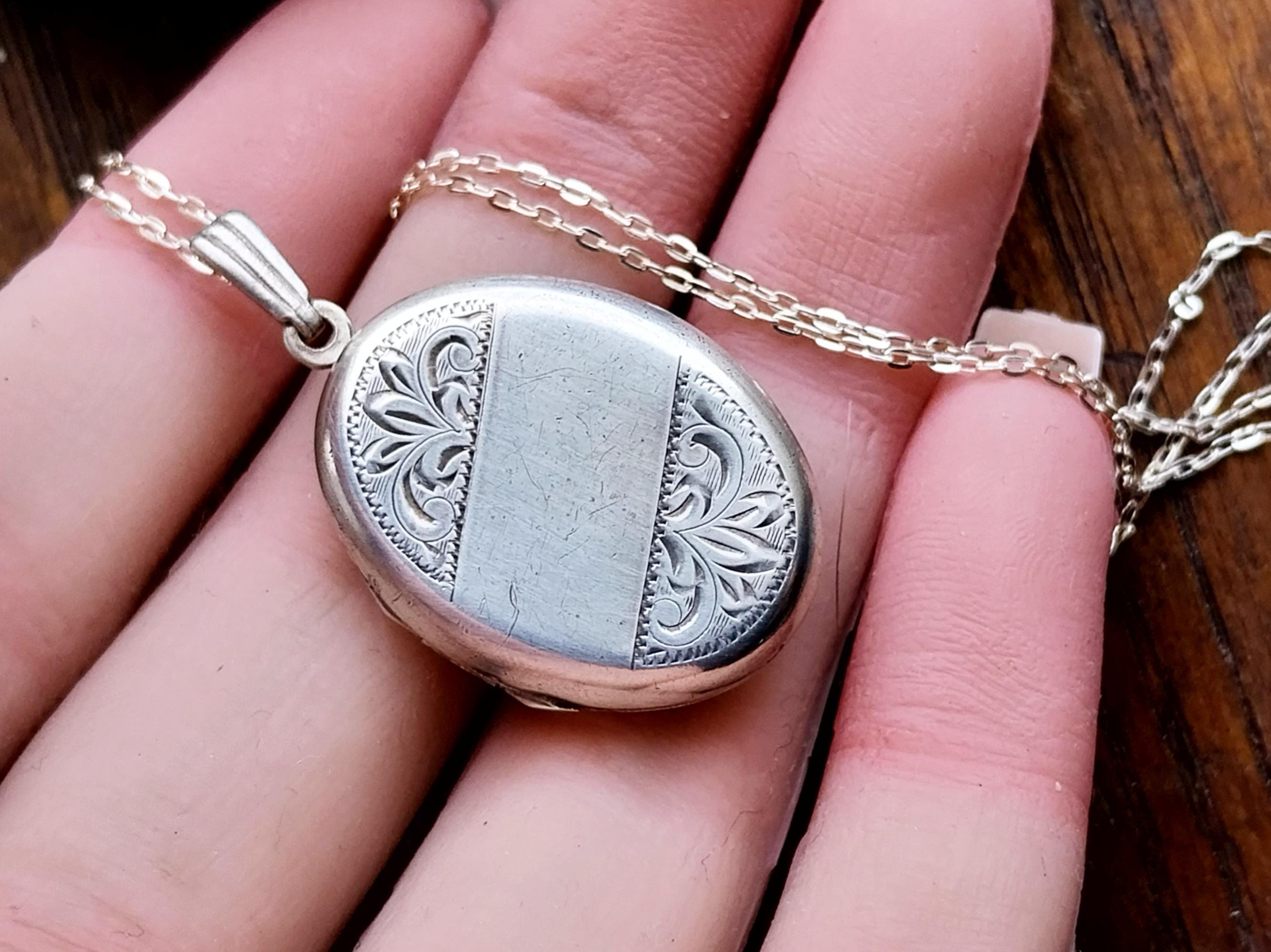 Vintage STERLING SILVER Oval Locket Necklace - on 18" Chain - 5.5g