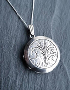 Vintage SILVER LOCKET Engraved Circular Design with 18" Chain - 5.2g
