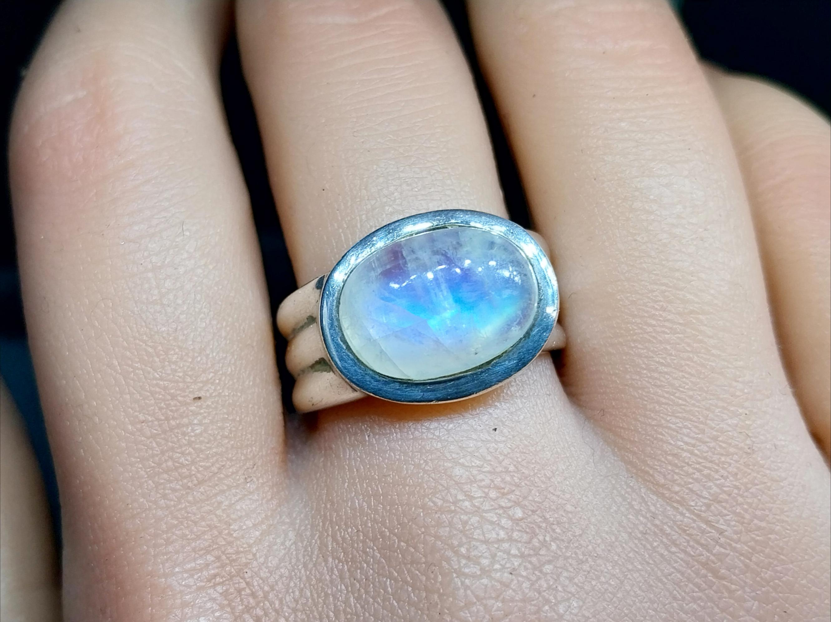 Large Vintage SILVER MOONSTONE RING - Ethereal - uk size O (7) - 10.6g