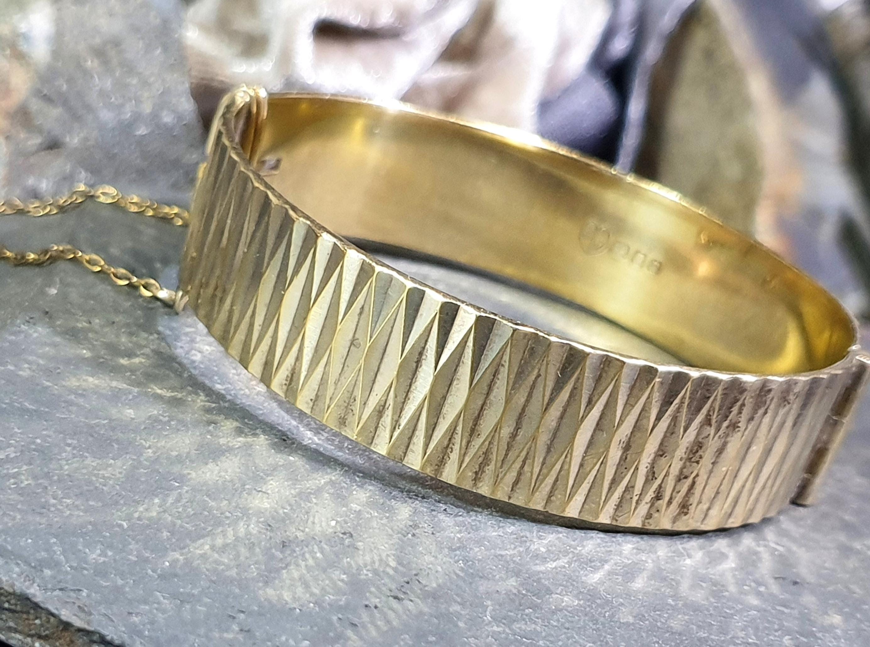 Vintage 22ct Gold on Sterling SILVER BANGLE Bracelet - 1967 - 39.2g