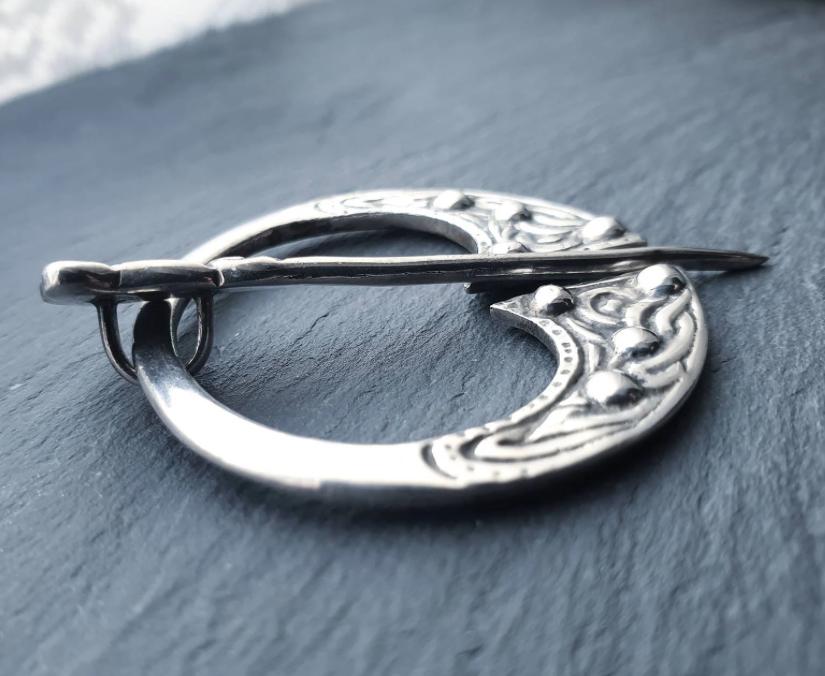 Robert Allison PENNANULAR BROOCH - Scottish Silver Shawl Pin c.1958 - 11.7g