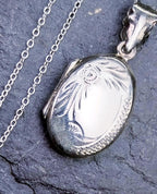 Vintage SILVER OVAL Locket Necklace single flower - with 18" Chain - 4.5g