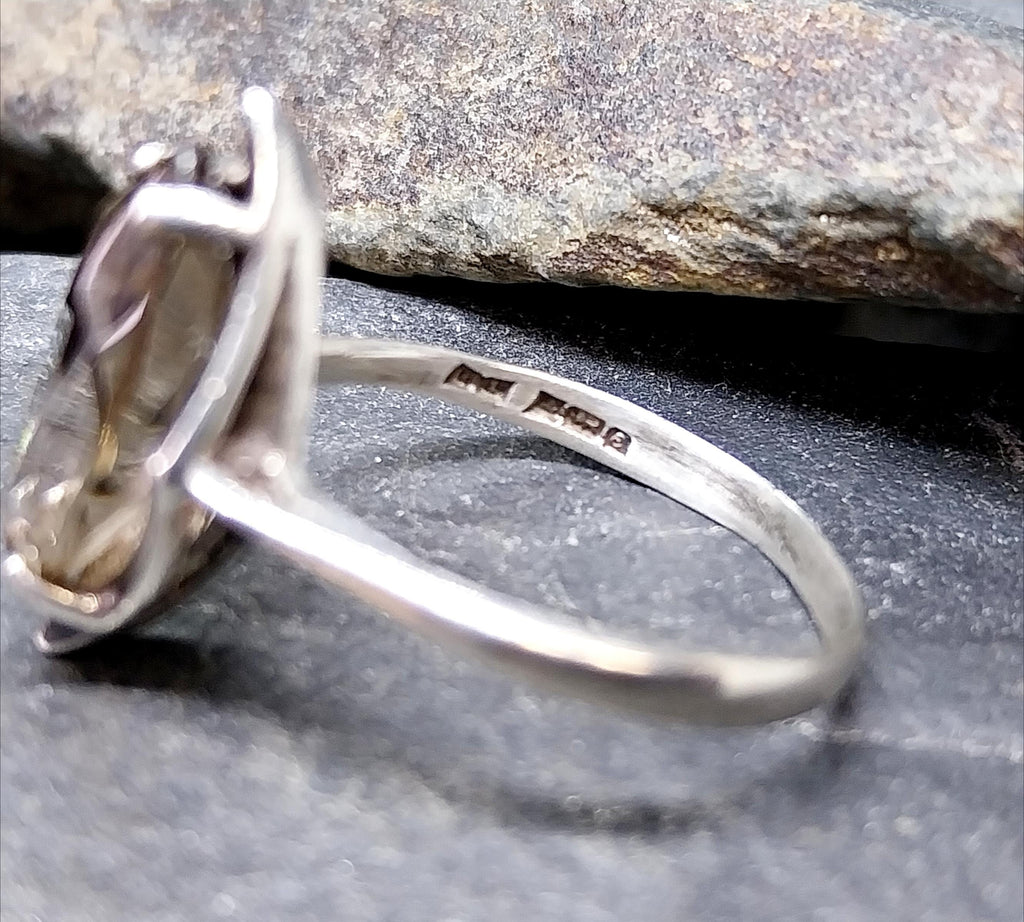 Vintage Sterling SILVER RING with Smoky Quartz - uk size O (us 7) - 2.2g