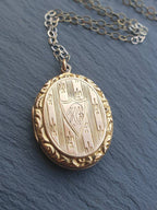 Antique 9ct GOLD LOCKET - Chester 1914 on 20" Chain - 6g