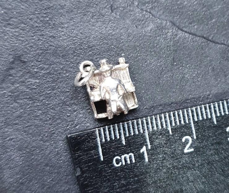 Vintage Silver PIANO MAN Charm - for bracelet or miniature model - 2g