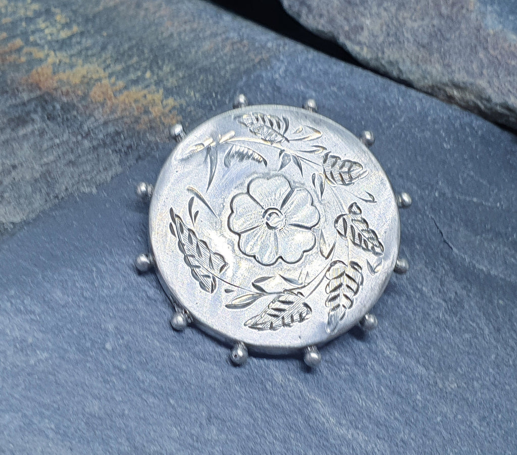 Victorian Sterling Silver Circular Brooch  - Shield Button c. 1888  - 2.9g